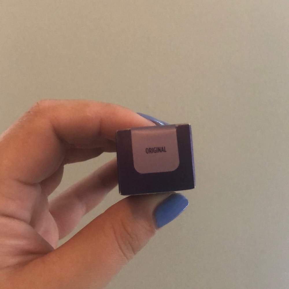 Urban Decay Eyeshadow Primer (original) - Picture 2 of 3